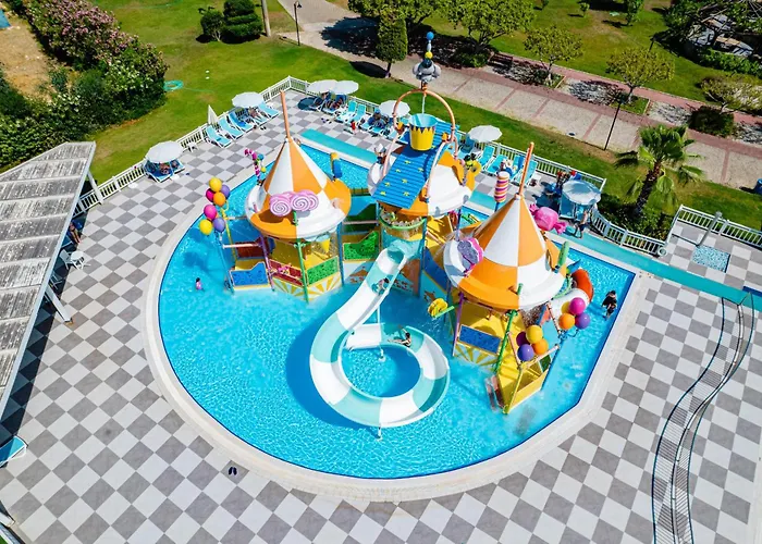 אתר נופש Club Marco Polo 5*